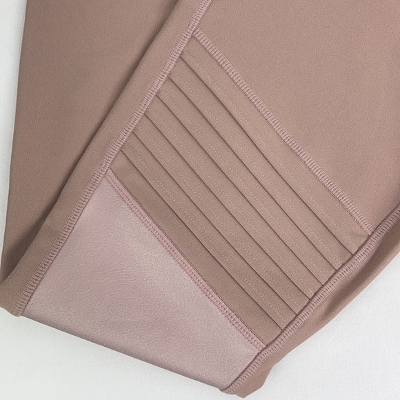 Mondetta Blush Mesh & Pleated Legging - Picture 6 of 8